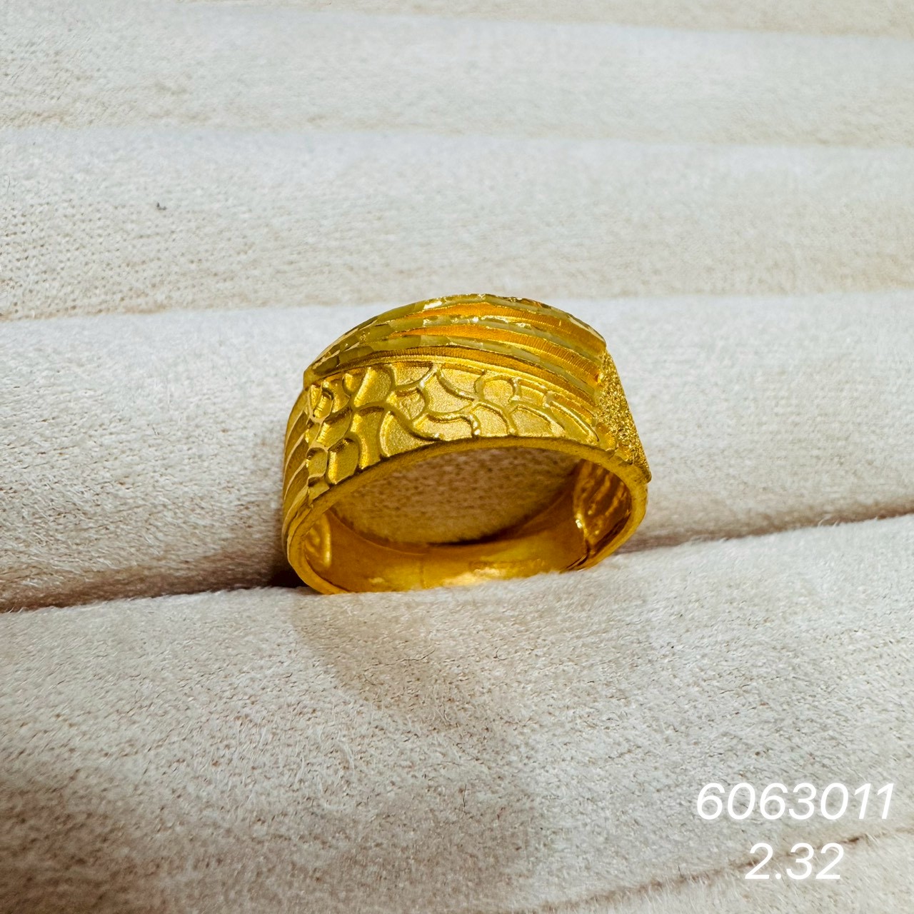 9999純金戒指 · 9999 純金戒指 · 金閃閃銀樓