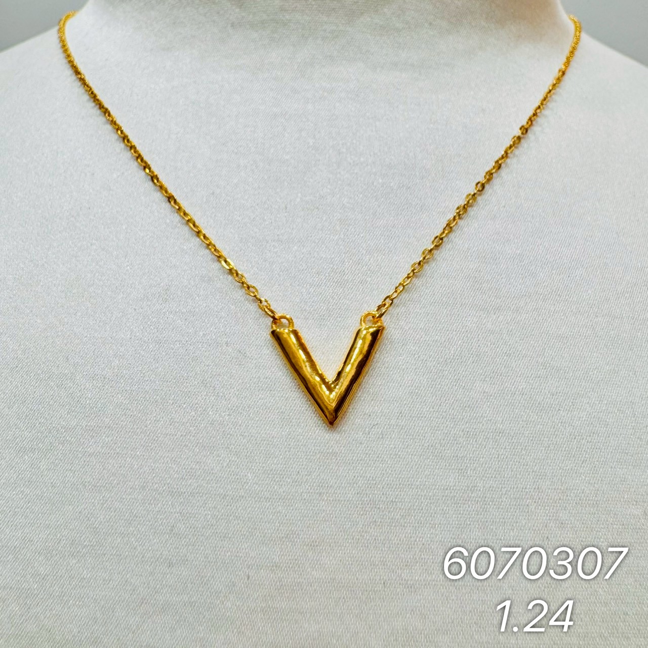 9999純金項鍊 · 9999 純金金飾 · 金閃閃銀樓
