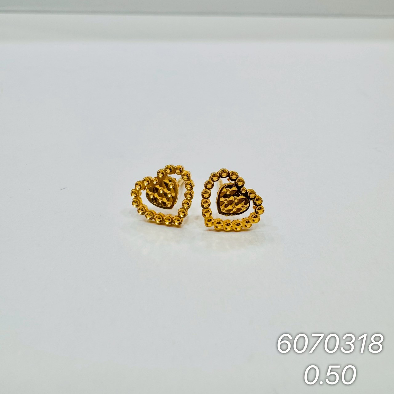 9999純金耳環 · 9999 純金耳環 · 金閃閃銀樓