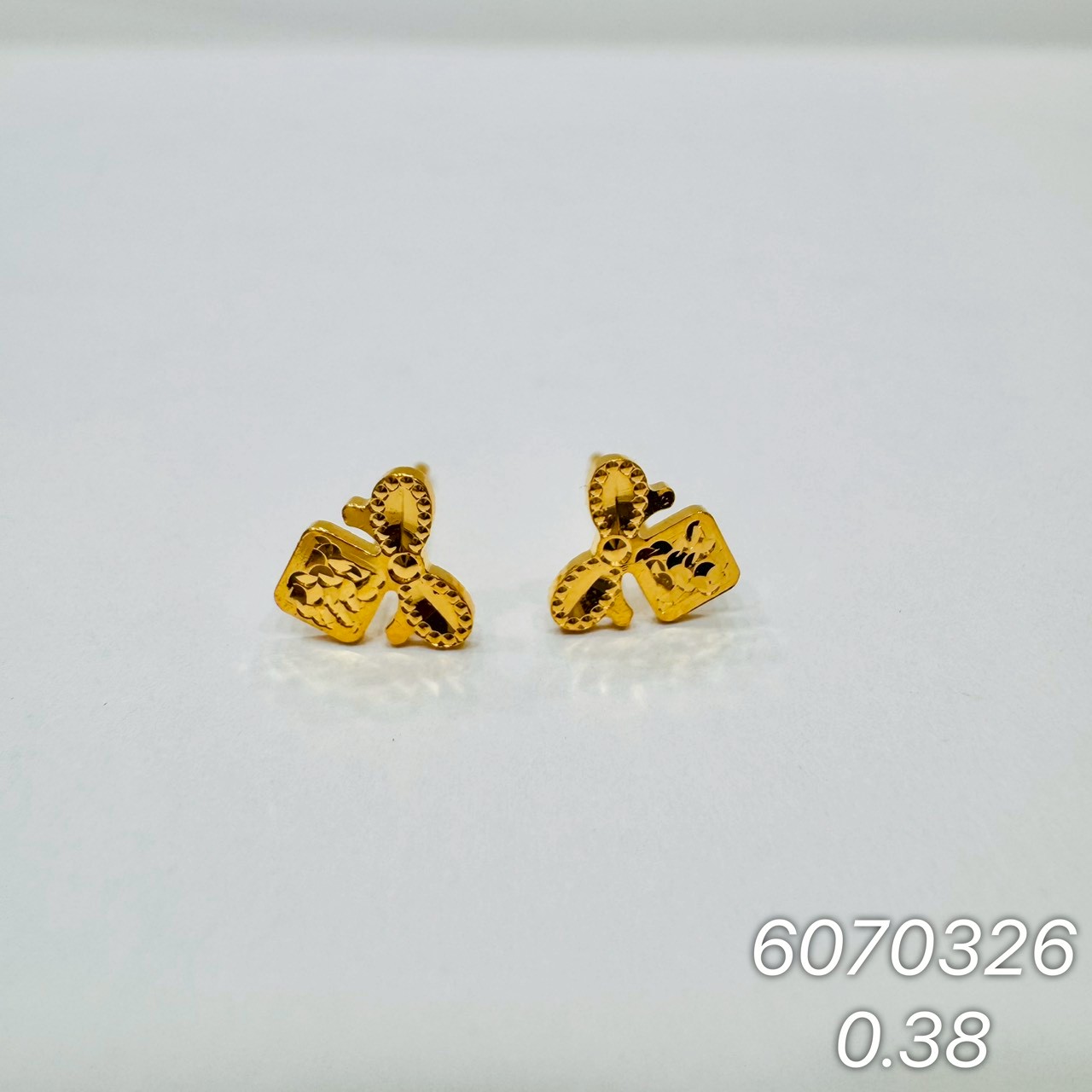 9999純金耳環 · 9999 純金耳環 · 金閃閃銀樓