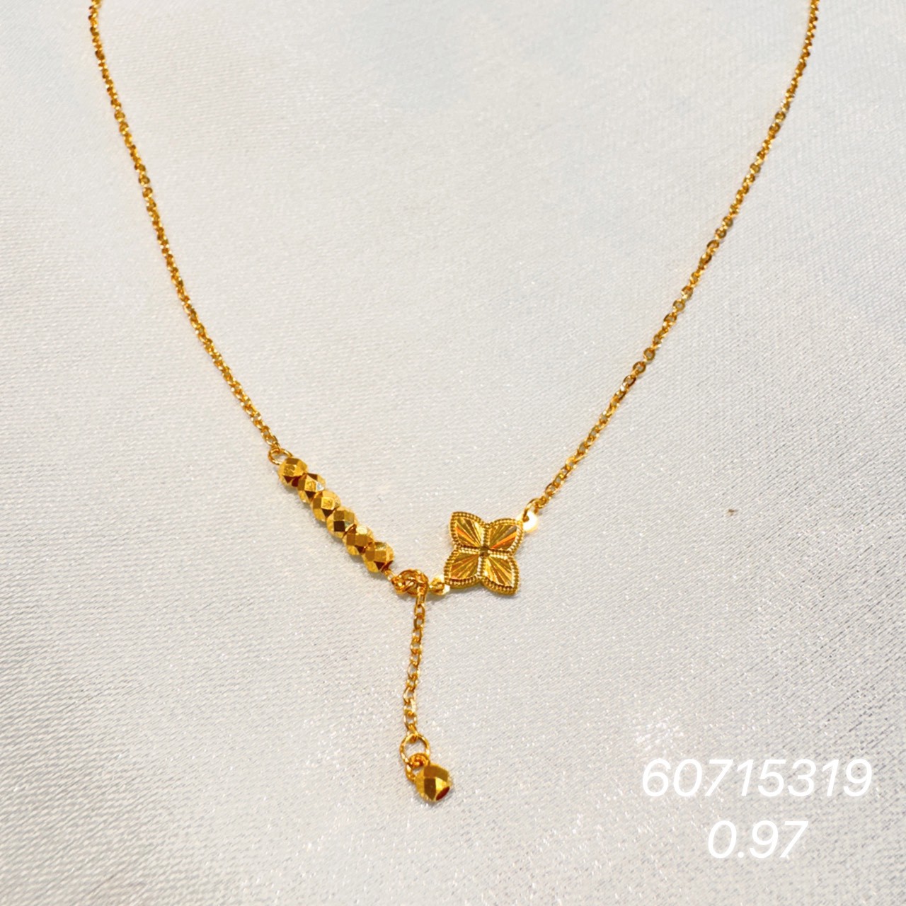 9999純金四葉草項鍊 · 9999 純金金飾 · 金閃閃銀樓