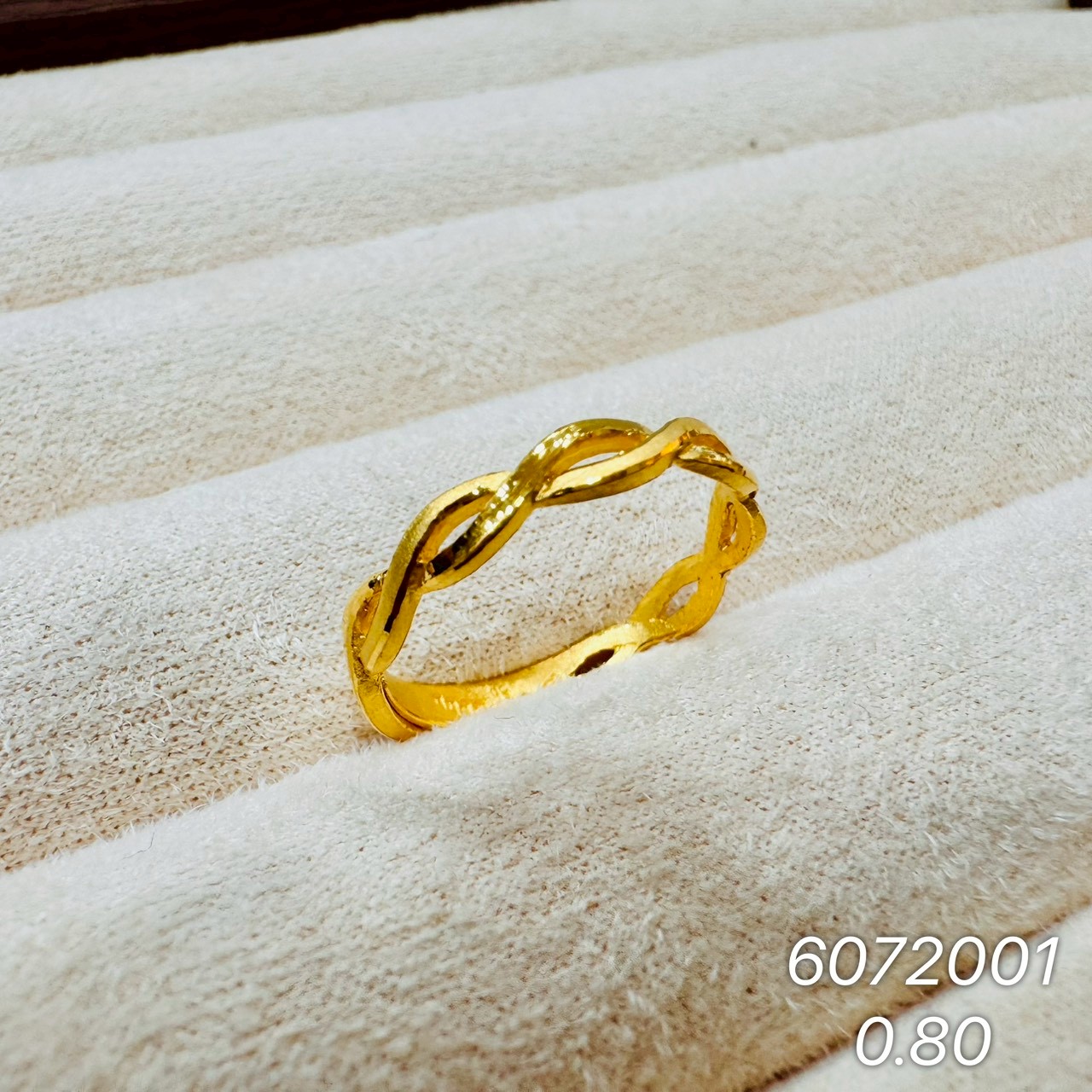 9999純金戒指 · 9999 純金戒指 · 金閃閃銀樓